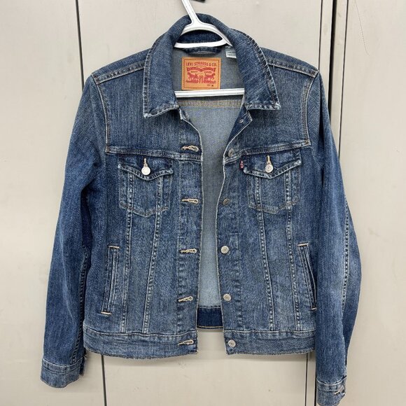Levi's Jean Jacket Blue Denim Women's Button Down Trucker Size Medium - Picture 1 of 8